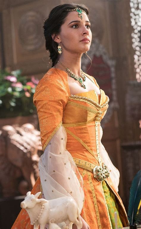 Disney Shows Off Jasmine S New Wardrobe In Aladdin Images Disney