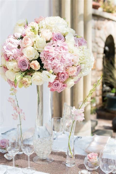 Romantic And Lush White And Blush Pink Flower Centerpieces Using