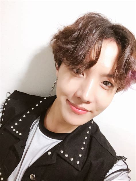 He's a dancer, rapper, songwriter, composer and producer. J-Hope Image #175297 - Asiachan KPOP Image Board