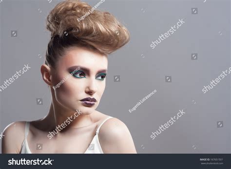 Fashion Model Portrait Hairstyle Haircut Professional Foto Stok
