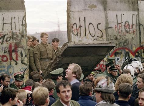 Fall Of The Berlin Wall 25 Years On We Remember The Day The World