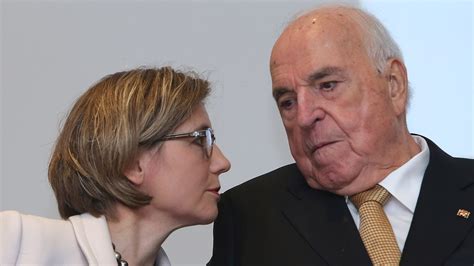 Gerichtsurteil Keine Entschädigung Für Helmut Kohls Witwe Promiflashde