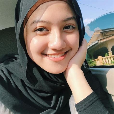 Eyka Beautiful Hijab Girl Malaysian Hijabi Kecantikan Wanita Foto