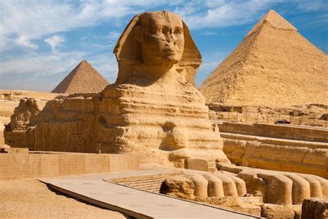 Top 10 Famous Landmarks In The World Most Famous Man