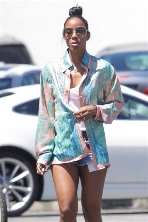 Kelly Rowland In Jeans Shorts At Zuma Beach 32 Gotceleb