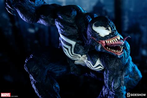 Venom + no face = v face? Venom Premium Format Figure | Sideshow Collectibles