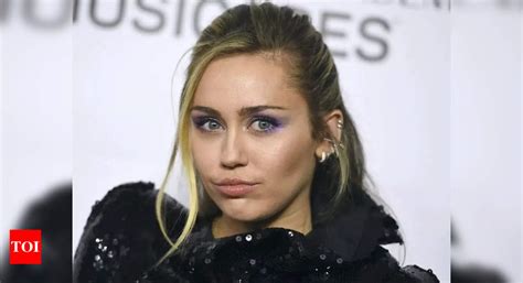 Miley Cyrus Sings ‘i Can Love Me Better Than You Can On Social Media
