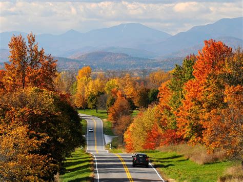 The 8 Best Small Towns To Visit In Vermont This Fall With