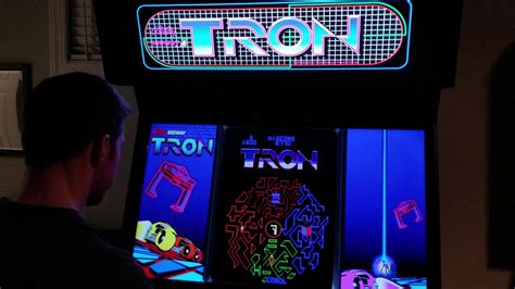Tron Arcade Cabinet Mame Gameplay W Hypermarquee Youtube