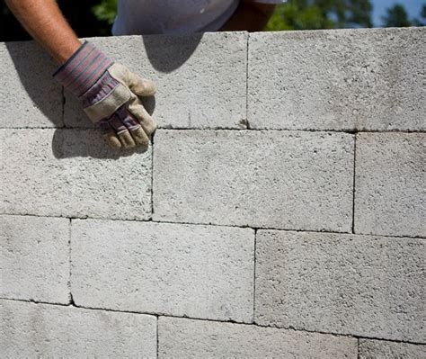 Build A Mortarless Block Wall Concrete Block Retaining Wall Deck Over