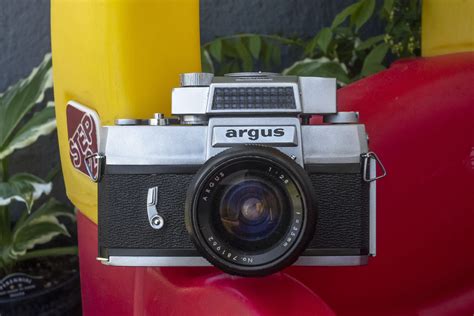 5 Vintage Camera Lot Polaroid And Argus Munimorogobpe