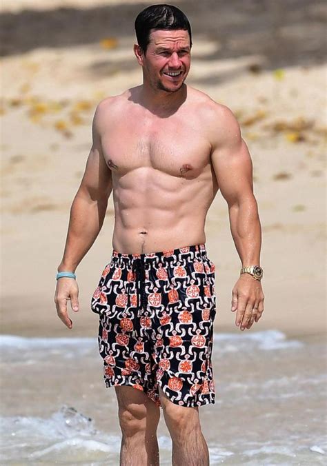 Shirtless Mark Wahlberg S Holiday Abs Are Everything