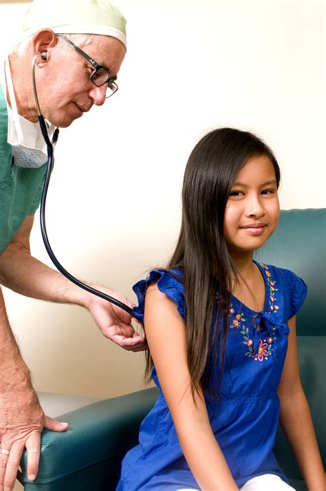 Free Picture Stethoscope Doctor Young Girl Back Perform Thoracic