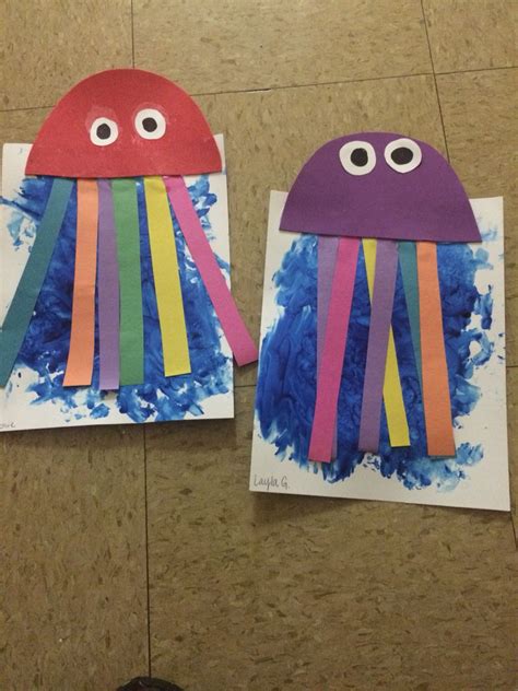 There are many different products available, it can be overwhelming trying to choose something. Toddler water theme craft jellyfish | Crafts for 2 year ...