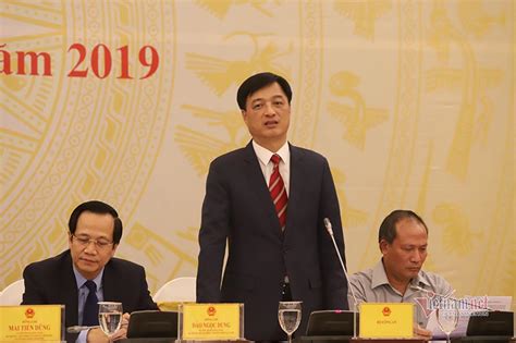 Bà trần thị thu hằng sinh năm 1985, đang giữ chức tổng giám đốc tập đoàn sunshine, một trong những chủ đầu tư bất động sản lớn ở khu vực phía bắc. Nữ đại úy Lê Thị Hiền sẽ bị giáng 2 cấp bậc hàm