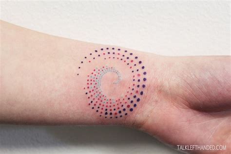 It's a new way of tattoo that is becoming more popular. Day of geometry | Dot tattoos, Spiral tattoos, Circle tattoos