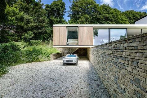 Ström Architects Cantilevers Modern Day Bungalow In England From A Stone Wall Architect