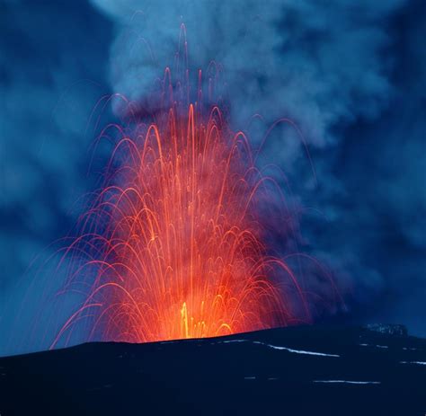 Nach ungefähr 6.000 jahren schlaf spuckt der fagradalsfjall nun lava aus. Vulkan in Island : Vier Jahre danach - eine Tour zum ...