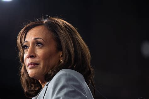Kamala Harris Says Shes Still ‘in This Fight But Out Of The 2020 Race The New York Times