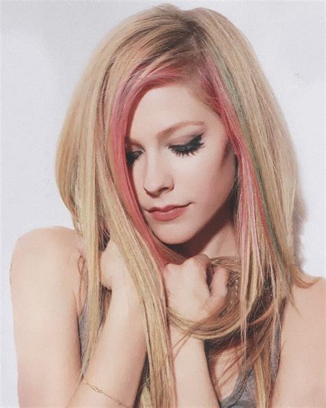 Avril Lavigne Fappening Sexy Esta