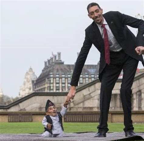 großbritannien nepal türkei leute rekorde bunt größter mann trifft kleinsten mann der welt welt