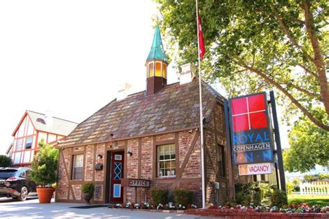 The royal copenhagen inn is located in the heart of solvang, surrounded by its finest shops, restaurants and bakeries. Royal Copenhagen Inn - UPDATED 2017 Prices & Reviews ...