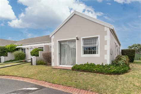 3 Bedroom Townhouse For Sale In Pinelands Remax Of Southern Africa
