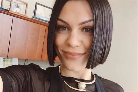 Jessie J Shows Off Her New Blunt Hairstyle With A Selfie The Bob Is Back Mirror Online