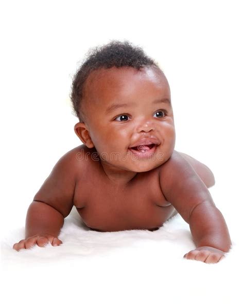 Bébé Africain Adorable Se Trouvant Sur Le Plancher Image Stock Image