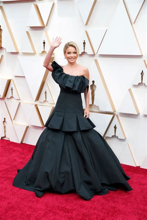 Oscars 2020 Kelly Ripa Wore Full Body Makeup Allure