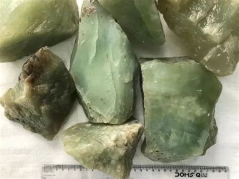 Green Rough Gemstone Chinese Jade Natural For Jewelery Manufacturing