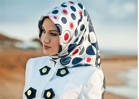 modern hijab fashion ihijabi career woman