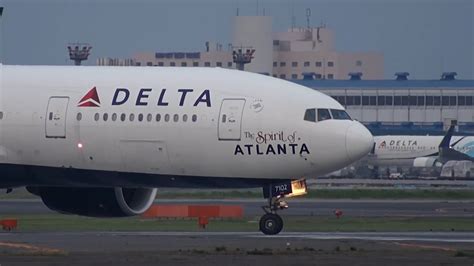 Delta Air Lines The Spirit Of Atlanta 777 200lr Landing And Takeoff