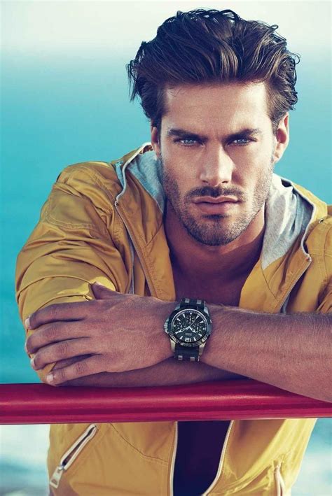 Rugged And Confident Guess Coiffure Homme Cheveux Mi