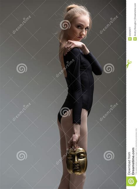 Portret Van De Jonge Bevallige Ballerina Met A Stock Afbeelding Image