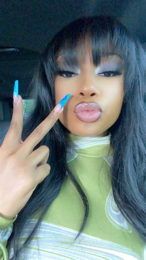 See Megan Thee Stallion S New Bangs Hairstyle Popsugar Beauty Photo