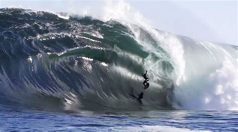 One Insane Wave at Shipstern Bluff | The Inertia