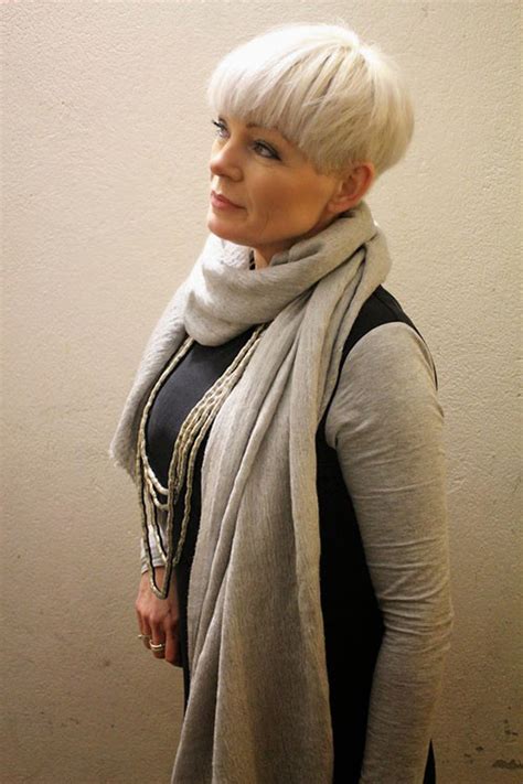 2019 has been the year of the buzz cut for both men and women. Beautiful Pixie Cuts for Older Women 2019 - The UnderCut