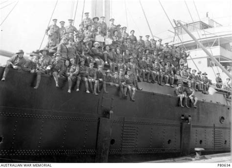 Melbourne Ww1 2 Oct 1916 Soldiers Sitting On The Edge Of The