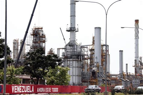 Us Officials Draft Proposal To Ease Venezuela Oil Sanctions
