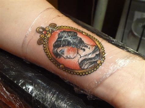 Its been a couple of days and the lines seem off and the color. Dry Skin Tattoo: How To Properly Heal Your Tattoo When It ...