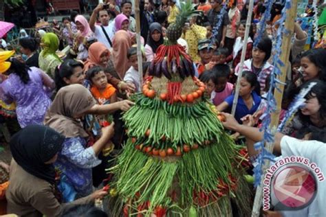 Tradisi Nyadran Suran Dusun Giyanti Sebagai Sarana Kerukunan