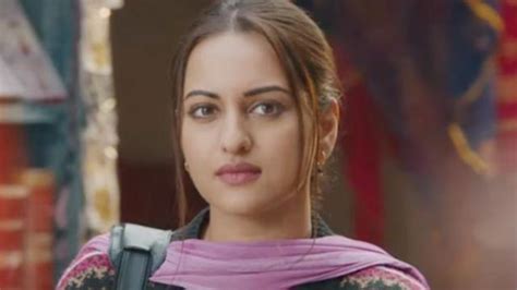 Sonakshi Sinha Reached Moradabad In The Fraud Case Recorded The Statement Newstrack English 1
