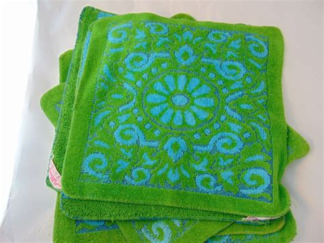 Vintage St Marys Sculpted Velour Bath Towels Blue Green Flower