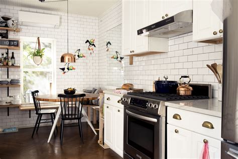 25 White Kitchens That Are Anything But Bland And Basic All White Kitchen