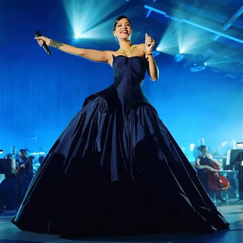 Rihanna Navy Blue Ball Gown Evening Dresses For Pregnant Women