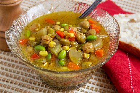 Recette de soupe aux pois chiches et légumes | Recettes du Québec