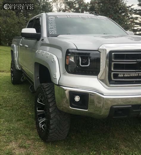 2015 Gmc Sierra 1500 With 20x10 18 Fuel Assault And 33125r20 Toyo