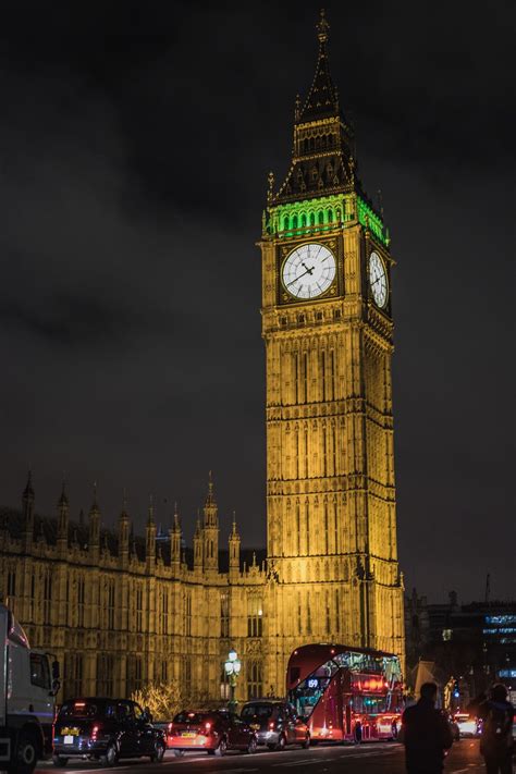 Big Ben London During Night Time Photo Free Image On Unsplash