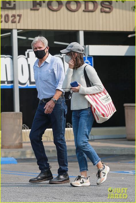 Harrison Ford Calista Flockhart Step Out Together To Do Some Food Shopping Photo